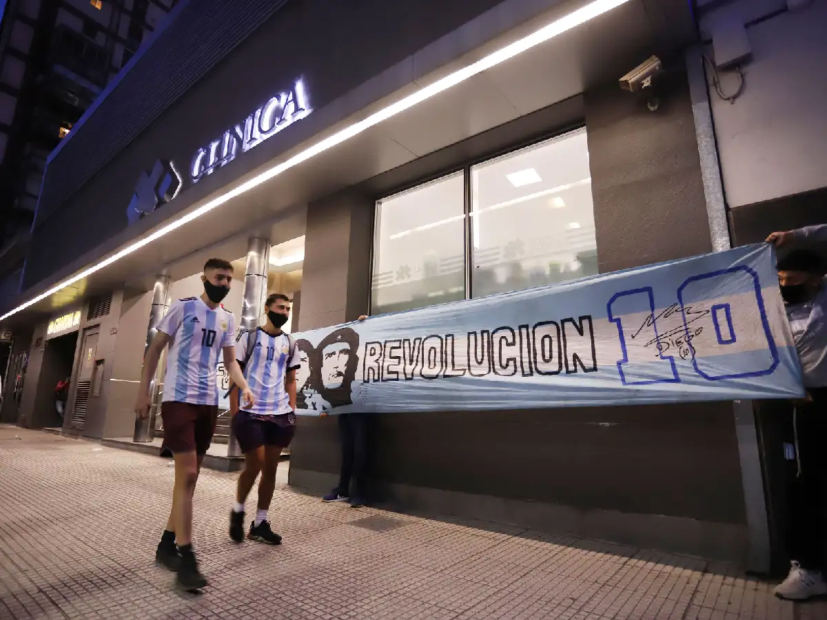 Finalizó la operación de Maradona