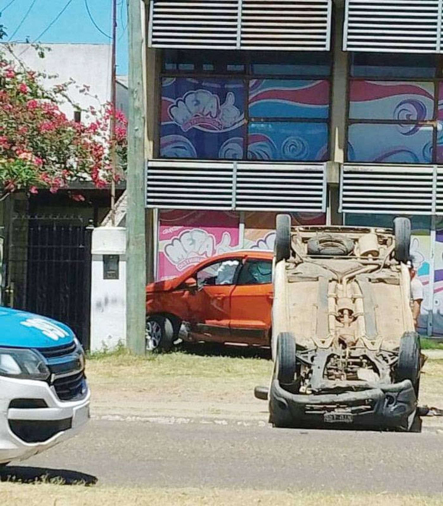 Quiso apropiarse de una  criatura y tras persecución  terminó en un vuelco y detención