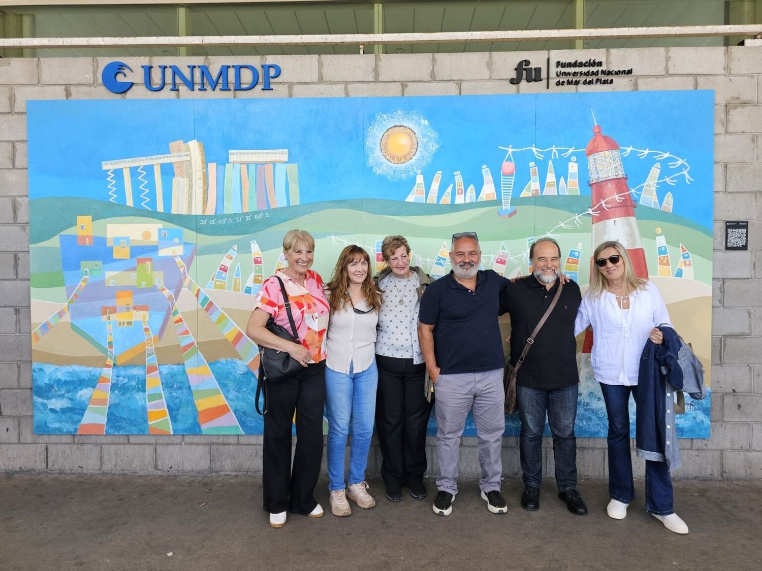 La Universidad inauguró en la Ferroautomotora tres murales por los 150 años de Mar del Plata