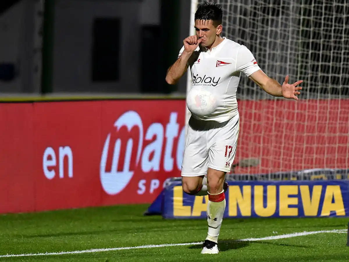 Estudiantes fue contundente y goleó a Sarmiento