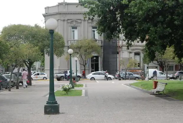 Abusó de su hijastra de dos años, la golpeó y ahora arranca el juicio