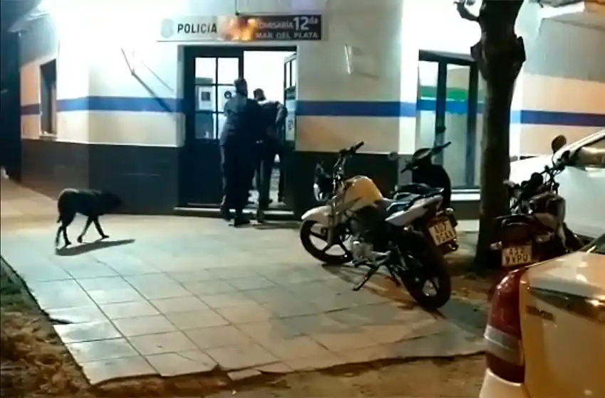 Roban y golpean con un arma a remisero en la cabeza