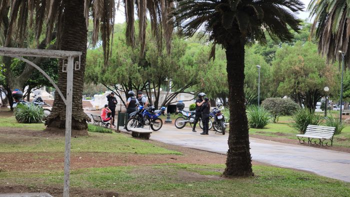 movimiento policial lavacoches ataque policia patrullero plaza 25 de mayo accidente - 1