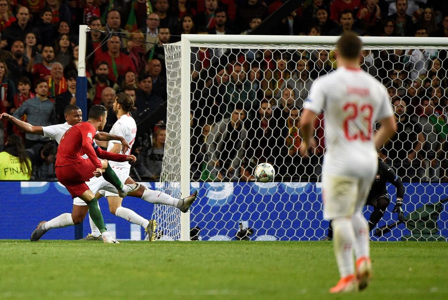 Portugal, a la final con el triplete de Cristiano