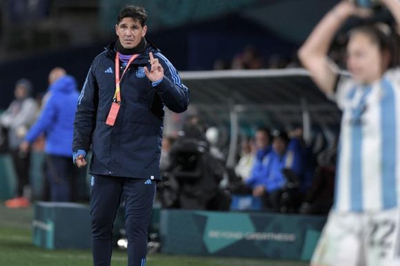 Portanova: "Podemos dormir tranquilos, estamos orgullosos de estas jugadoras"