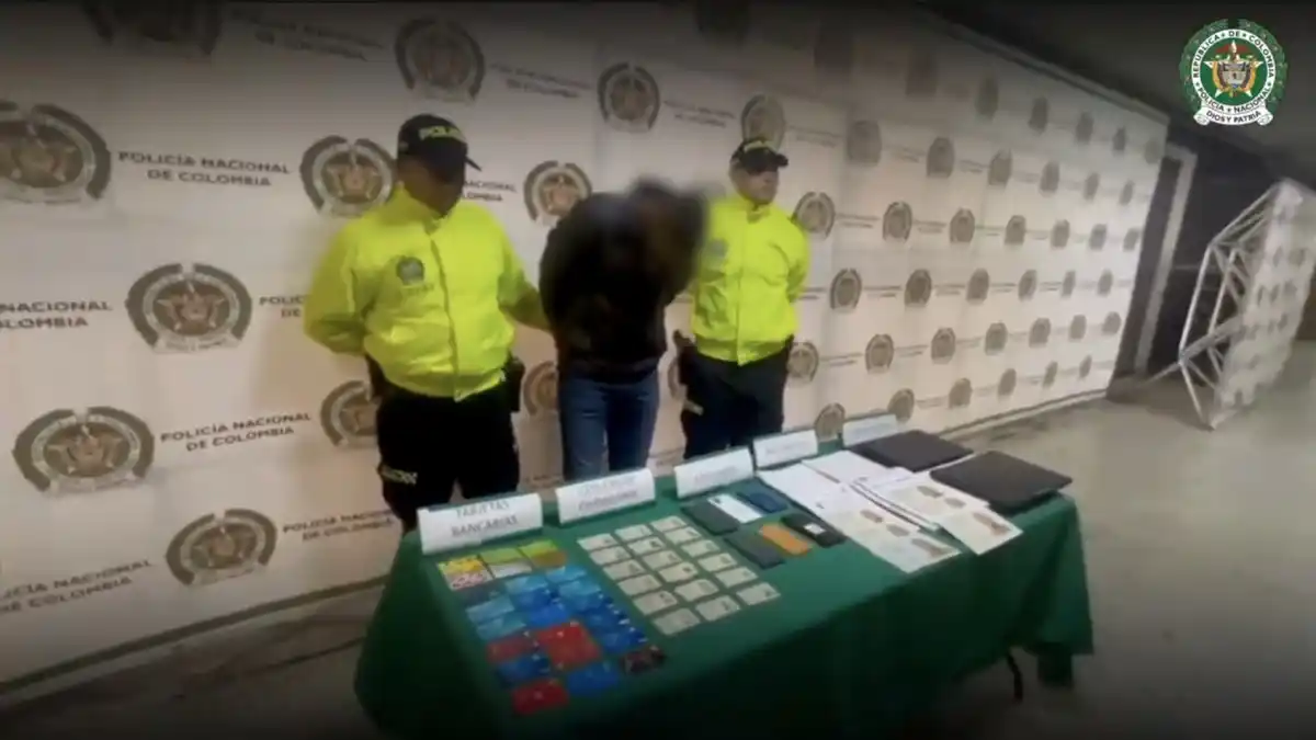 En COLOMBIA detienen a alias «MIL NOMBRES»: cometía delitos bancarios y suplantaba identidades
