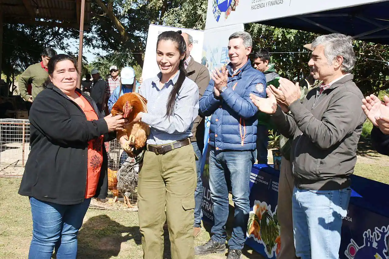 El consorcio paippero riachense recibió del 
Gobierno diez equipos de riego por goteo