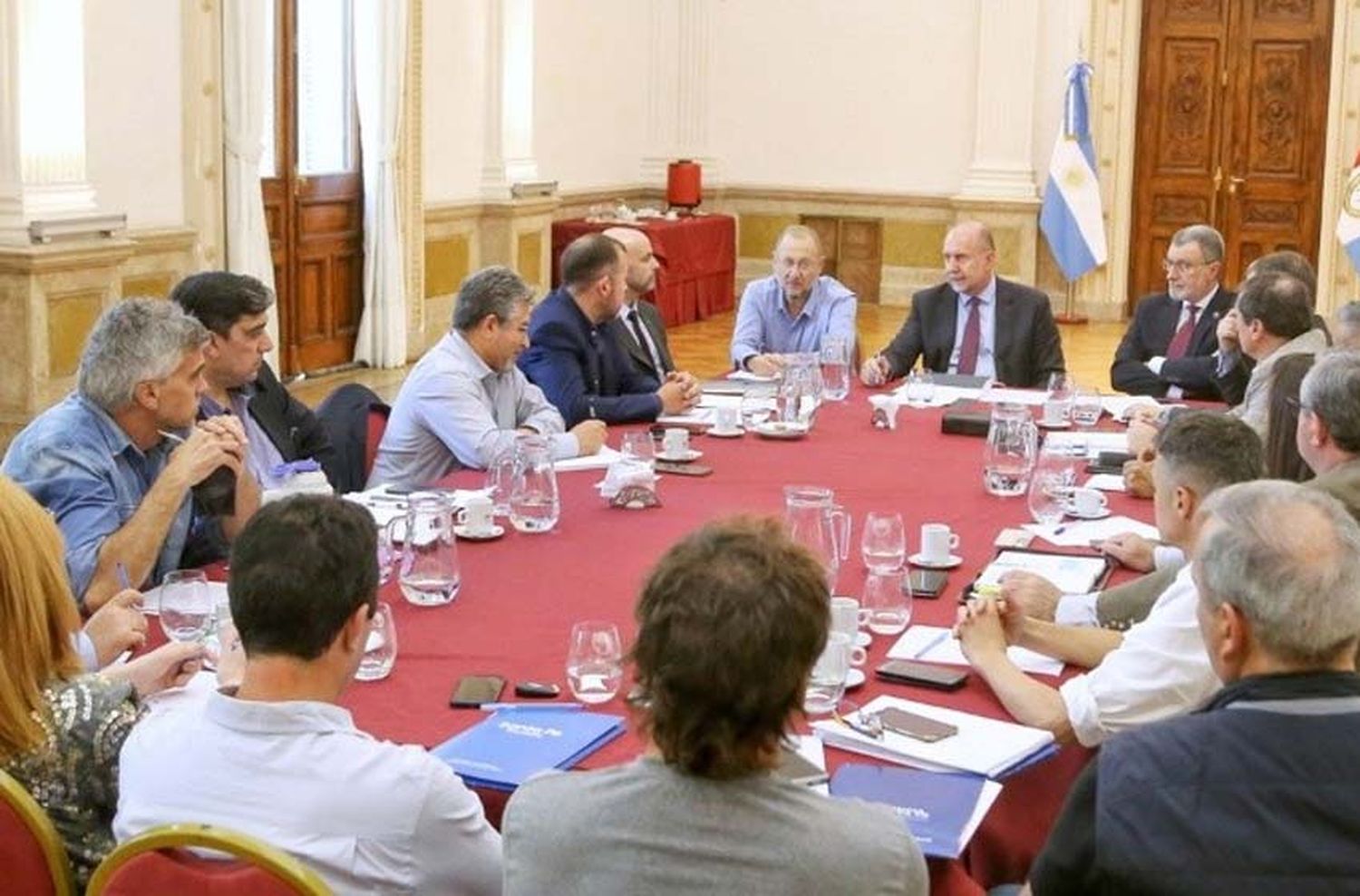 Perotti participó de una reunión de trabajo con los ministerios de Seguridad, Desarrollo Social y Gestión Pública