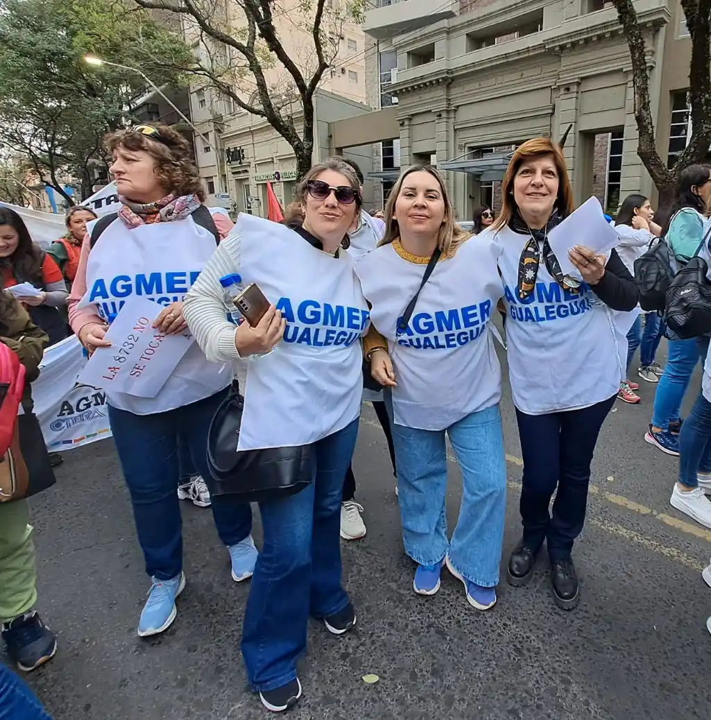 Masiva movilización docente en el marco de las medidas de fuerza