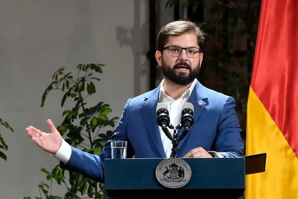 Expresidentes chilenos firmaron una carta “por la democracia”