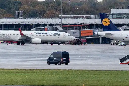 SE ACABÓ LA PESADILLA: liberan a niña secuestrada por su padre en aeropuerto de Hamburgo (+Video)