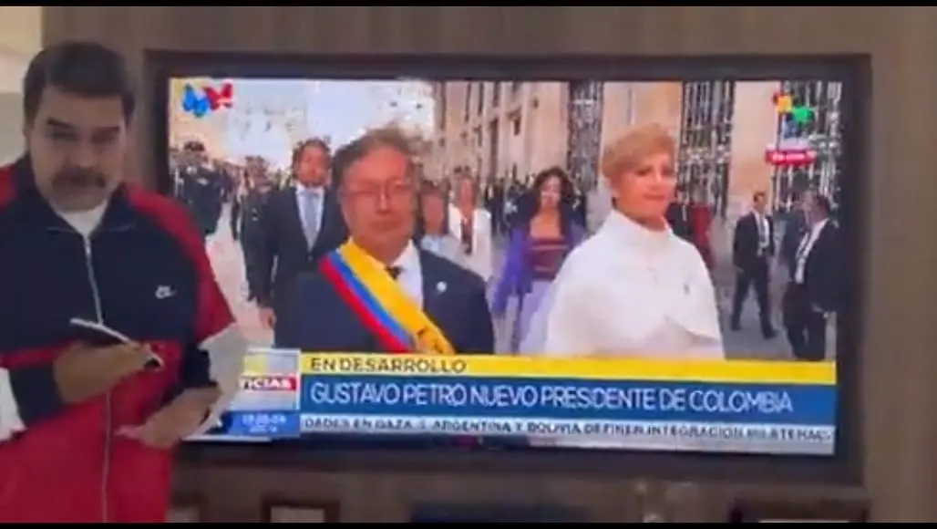 NO LE QUEDÓ DE OTRA: Maduro siguió por TV toma de posesión de Petro y le ofreció su apoyo en reconstruir las relaciones bilaterales