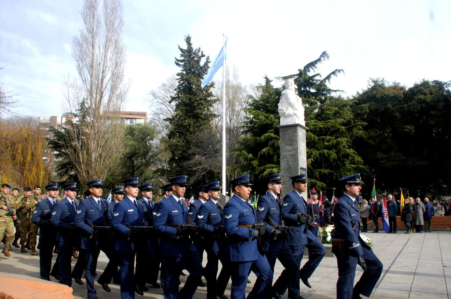 En el Día de la Bandera, los alumnos le brindaron juramento y se realizó el tradicional desfile