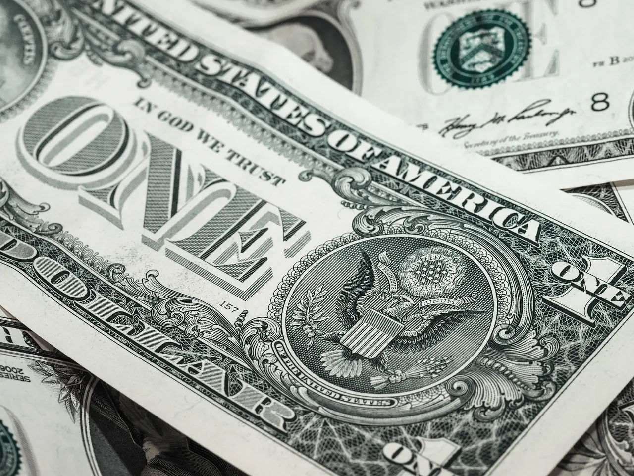 Billetes de un dólar estadounidense.