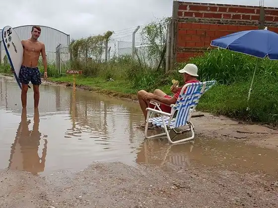 Original reclamo vecinal: "Las calles como playas de Brasil"