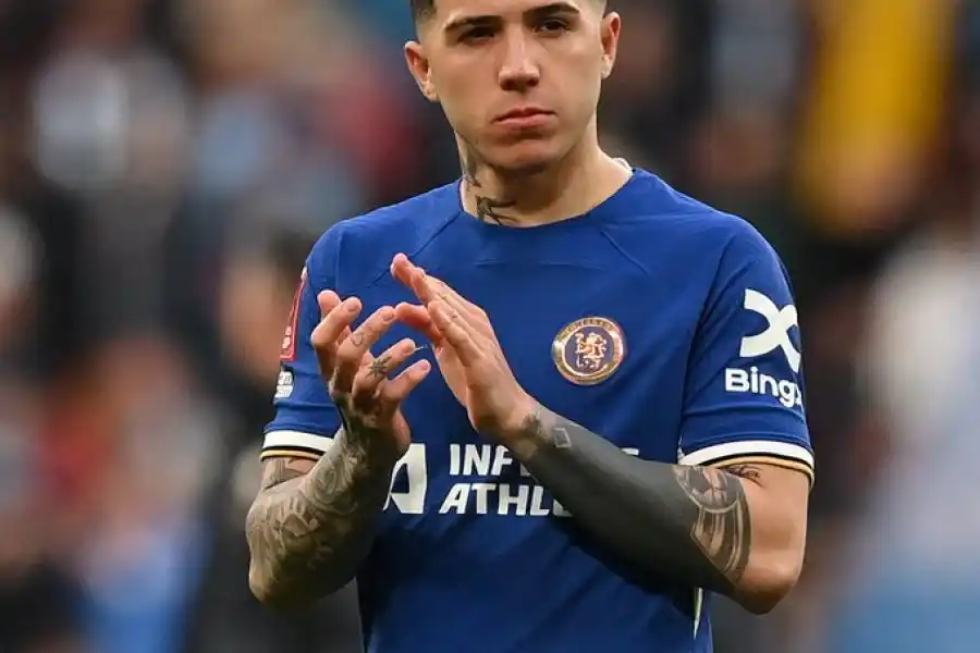 Enzo Fernández fue operado con éxito de una hernia inguinal 