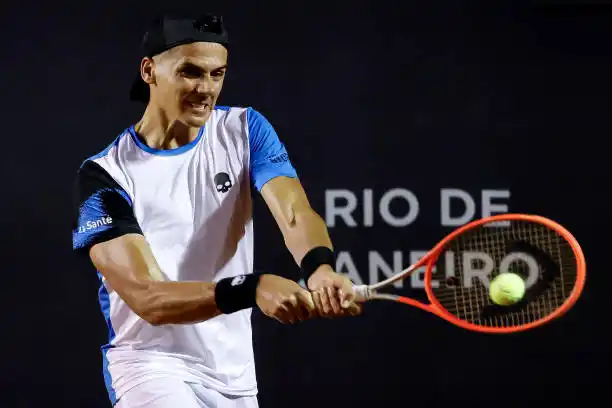 Federico Coria avanza en Río.