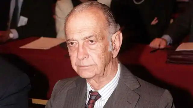 Murió José Alfredo Martínez de Hoz