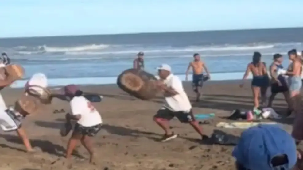 La pelea fue motivada por los mejores lugares para vender sus productos.