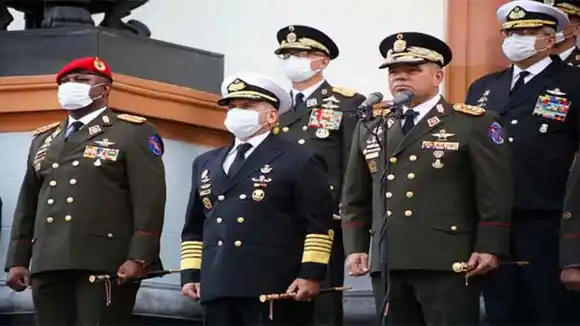 El desesperado intento de Padrino López para que Maduro no lo remueva del cargo