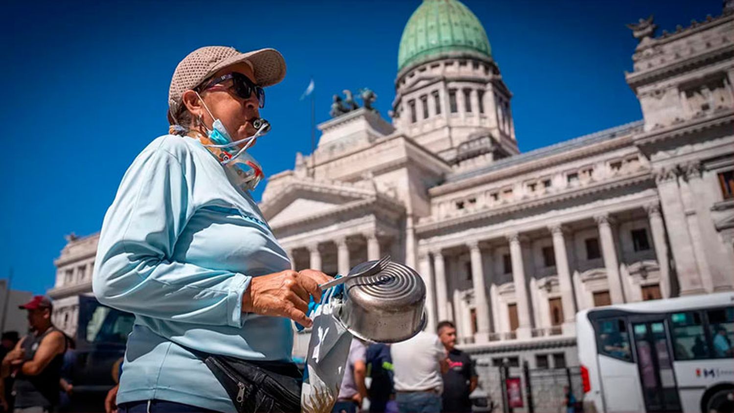 Multitudinaria marcha: CGT pidió que Diputados rechacen el DNU y la Ley Ómnibus