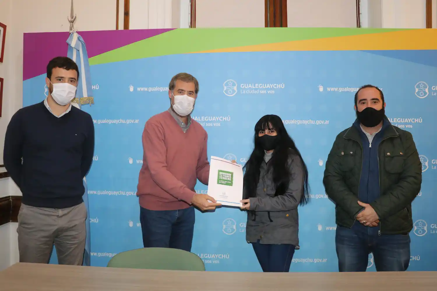 Piaggio entregó convenios de Tu Primer Terreno