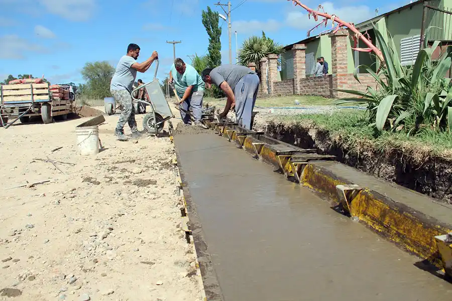 Avanzan obras de pavimento en las calles Burgos y en Alvear