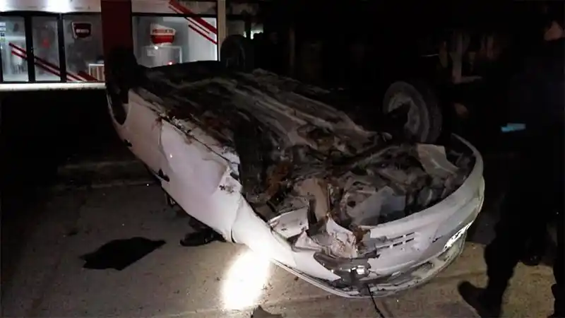 Cordón de la calle y tumbó