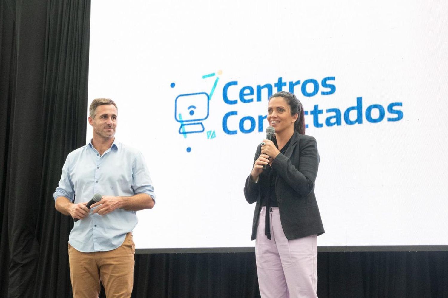 PAMI: Volnovich y Achával lanzaron en Pilar el programa "Centros conectados"