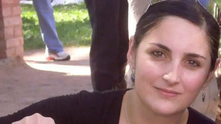 Histórico fallo: permiten a hijos de un femicida llevar solo el apellido de su mamá