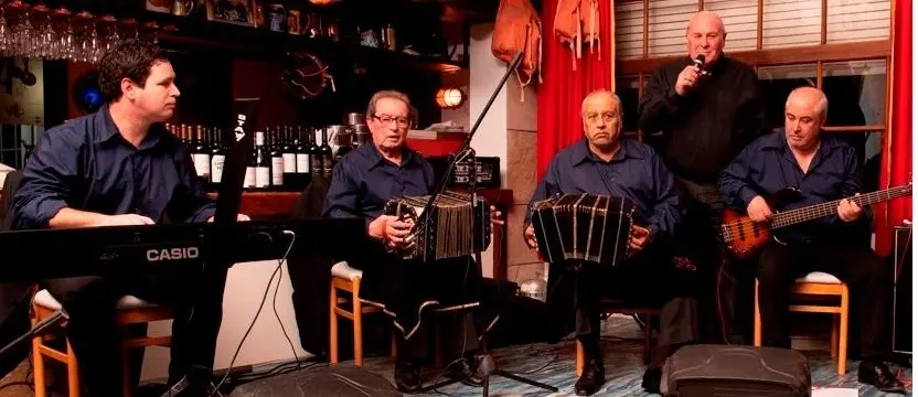 Espectáculo de tango con el Sexteto 2 x 4