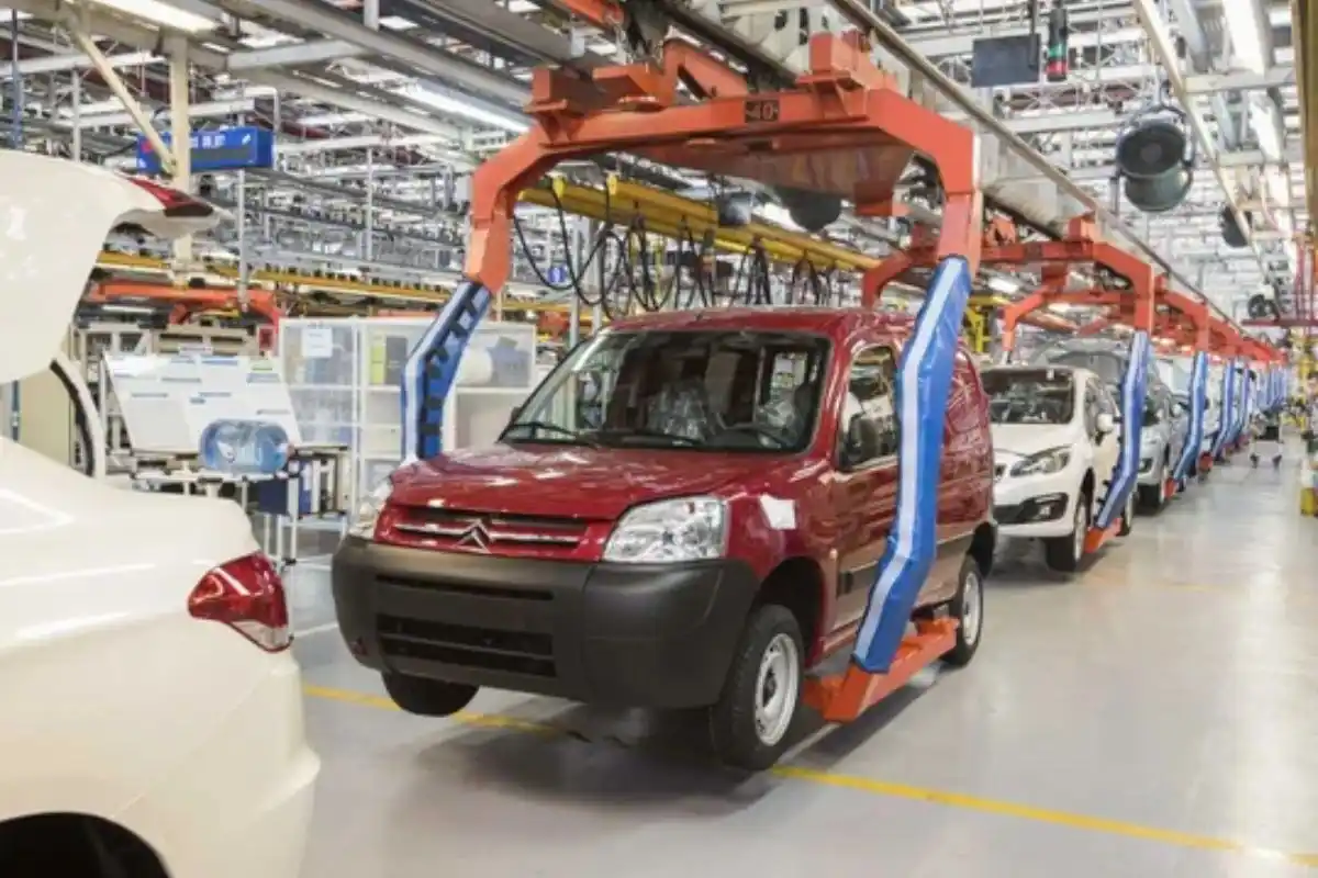 La actividad industrial fue algo superior durante abril