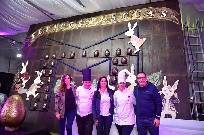 Récord mundial en Malvinas Argentinas: Hicieron la tableta de chocolate más grande del mundo