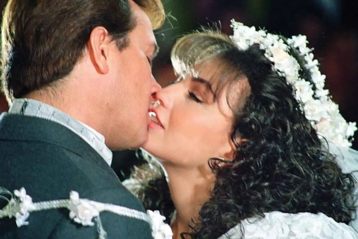Un actor contó una “desagradable” anécdota cuando besó a Thalia en “María Mercedes”