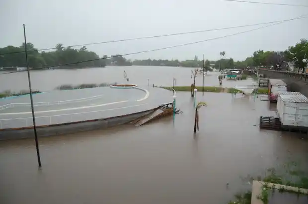 La lluvia hizo crecer el río, pero la última medida lo muestra en baja