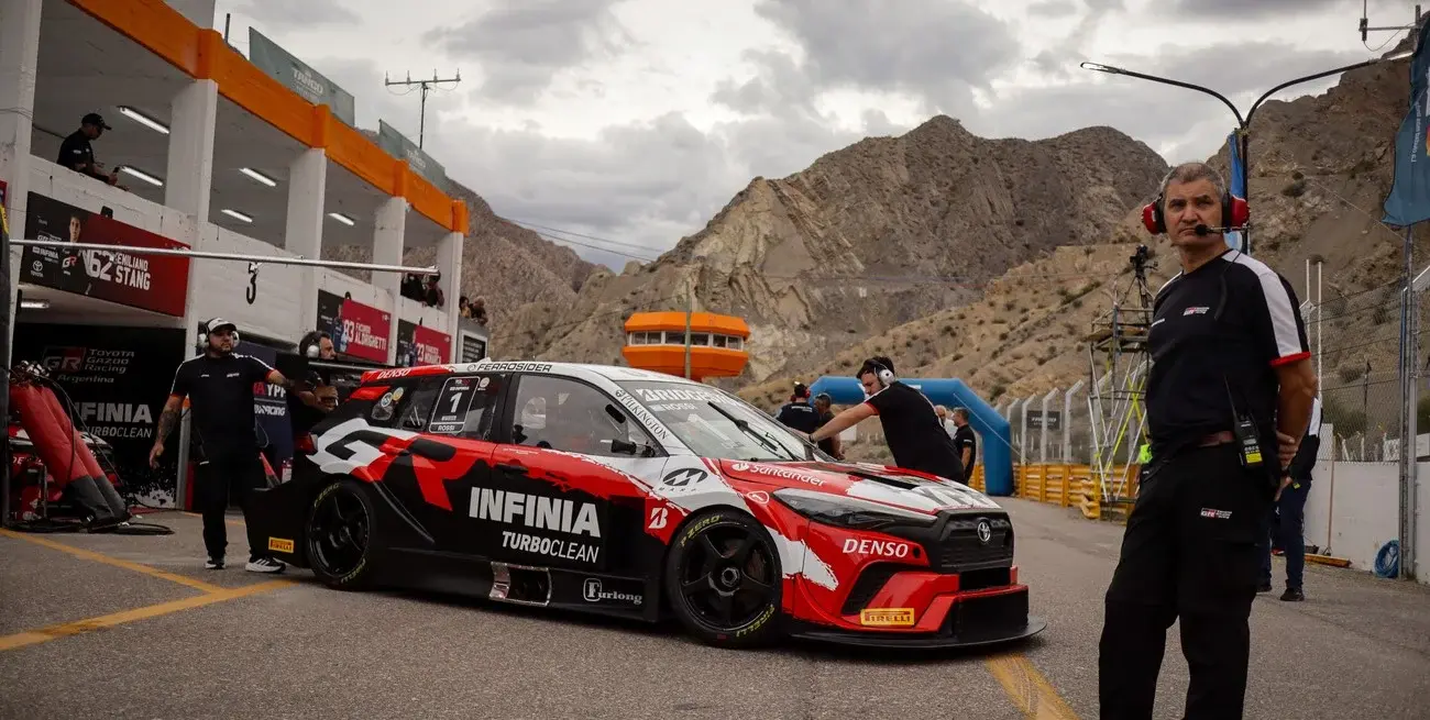 Con autoridad, Ponce de León marcó el ritmo en el inicio del TC2000