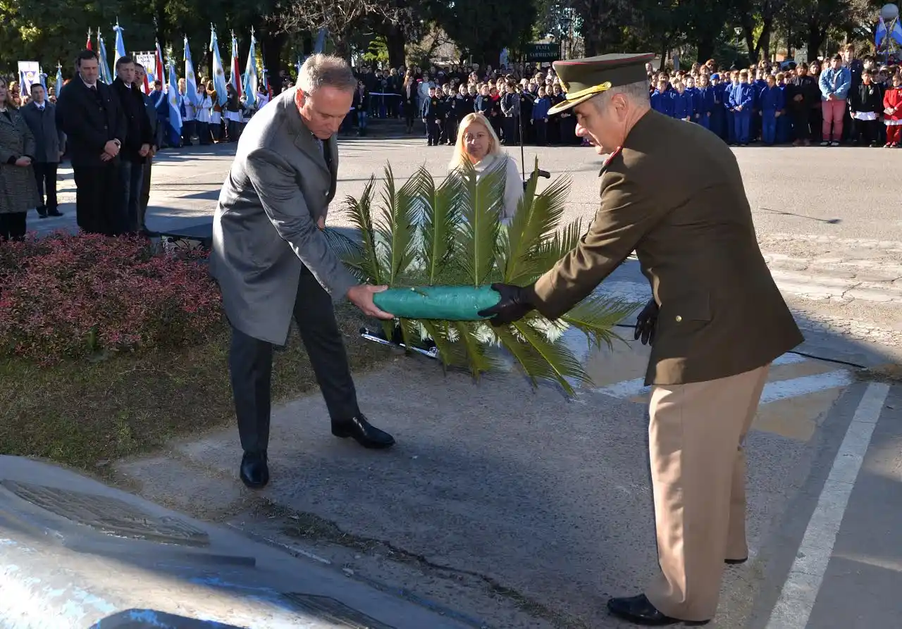 Schneider señaló a Belgrano como “todo un ejemplo de austeridad republicana”