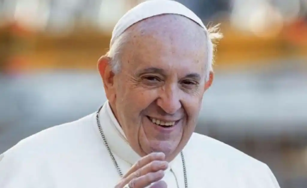 El papa Francisco llega a Eslovaquia para continuar con su gira europea