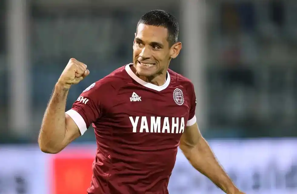 El histórico delantero de Lanús, Pepe Sand anunció: “Voy a tratar de jugar hasta fin de año”