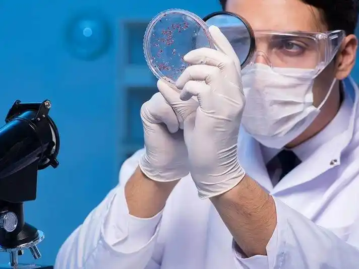 Destacan rol de especialistas en infectología 
dentro del sistema de salud pública local