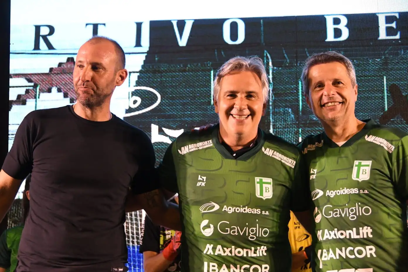 Aróstegui junto al gobernador, Martín Llaryora y el intendente, Damián Bernarte