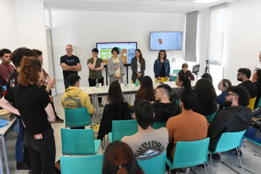 Hackatón de diseño circular: repensar los espacios públicos