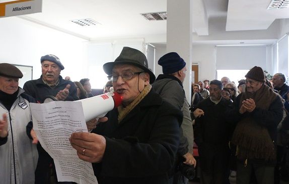 Dentro del PAMI, los afiliados denunciaron que quieren privatizarlo