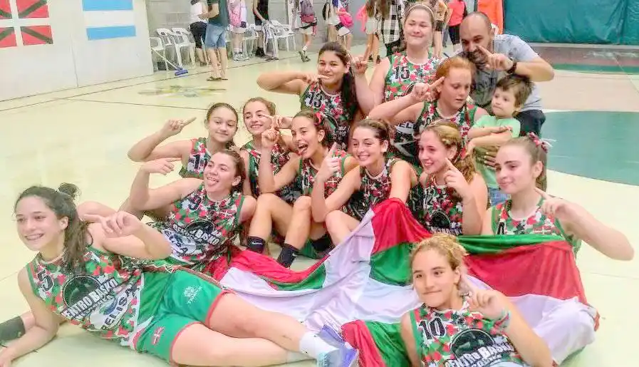 Las “Vasquitas” retuvieron la copa