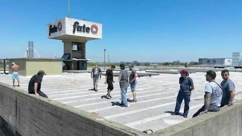 La apertura comercial acelera la crisis industrial: 
Se perdieron 60.000 empleos en dos años