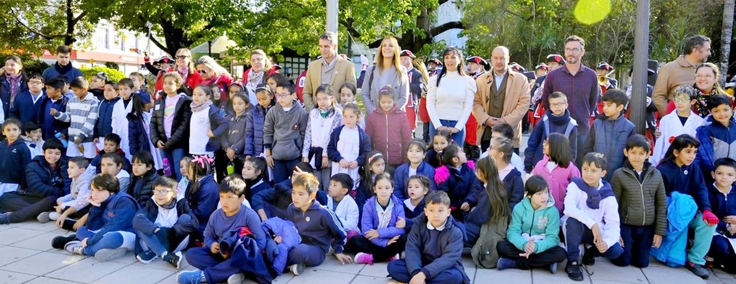 Hoy viernes, con la participación de la escuela Nº1 Vélez Sarsfield