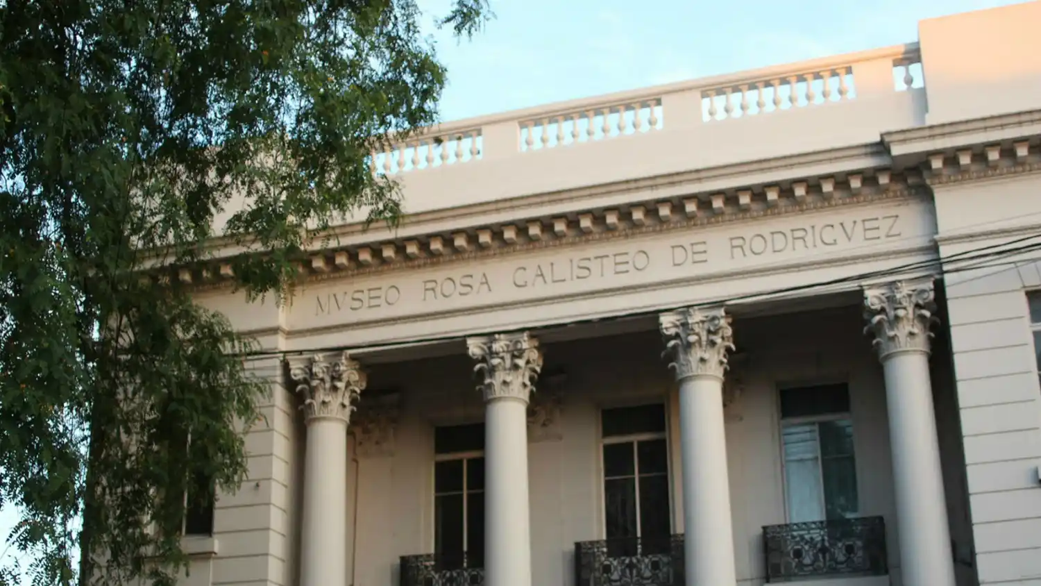 Santa Fe le rinde homenaje a Juan José Saer