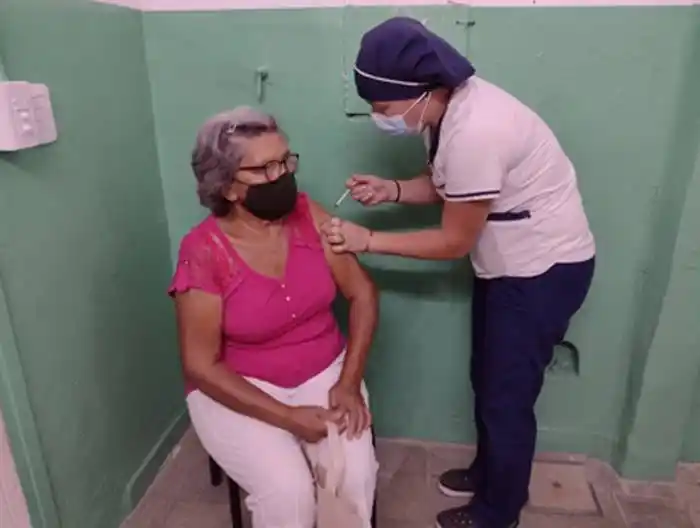 Destacado trabajo del personal  vacunatorio Hospital Felipe Heras