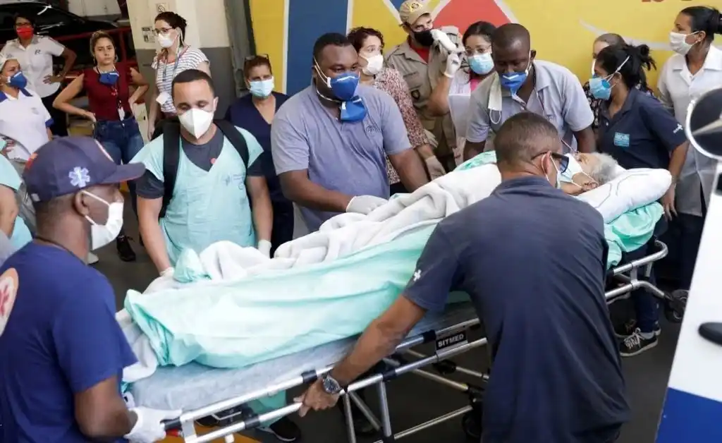 Casi 500 pacientes con COVID-19 esperan un lugar en los hospitales de San Pablo