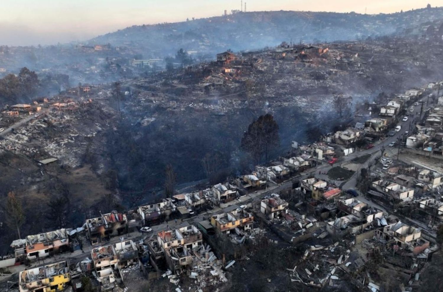 Aumenta a 112 el número de muertos por los incendios forestales en Chile